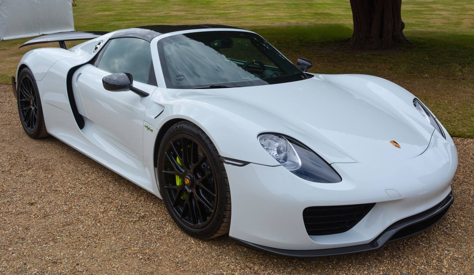 White Porsche 918 Spyder at the 2019 Concours of Elegance at Hampton Court